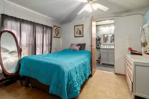 Bedroom - 10139 State Highway Ff, Zanoni, MO 65784 photo 1 of 2