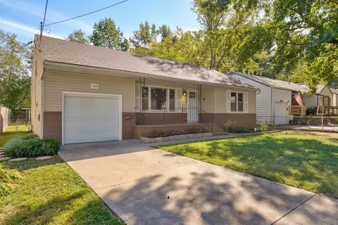 Exterior - 1838 S Kimbrough Ave, Springfield, MO 65807 photo 2 of 9