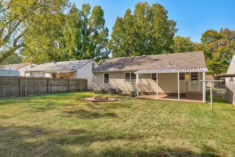 Exterior - 1838 S Kimbrough Ave, Springfield, MO 65807 photo 5 of 9