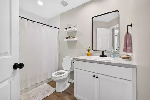 Bath - 509 Willowdale Ct, Nixa, MO 65714 photo 4 of 4