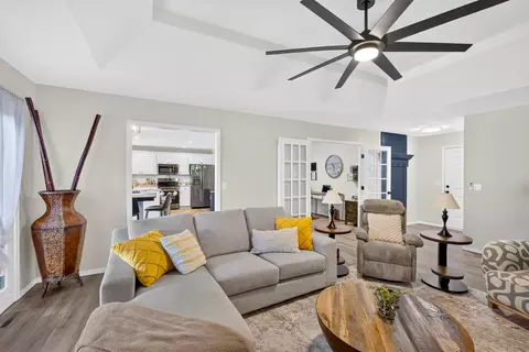 Living - 509 Willowdale Ct, Nixa, MO 65714 photo 3 of 3