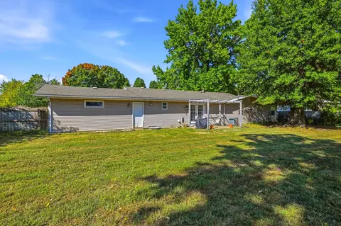 Exterior - 442 S Prince Ln, Springfield, MO 65802 photo 6 of 8