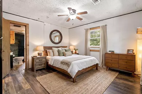 Bedroom - 25112 Farm Road 1263, Shell Knob, MO 65747 photo 2 of 5