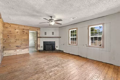 Living - 25112 Farm Road 1263, Shell Knob, MO 65747 photo 1 of 4