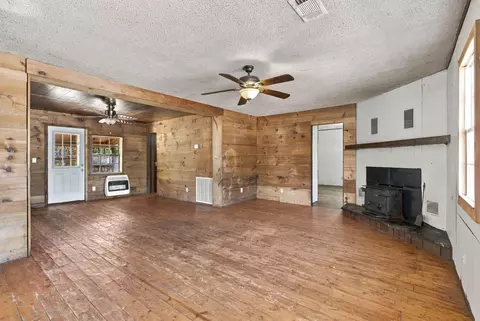 Living - 25112 Farm Road 1263, Shell Knob, MO 65747 photo 2 of 4