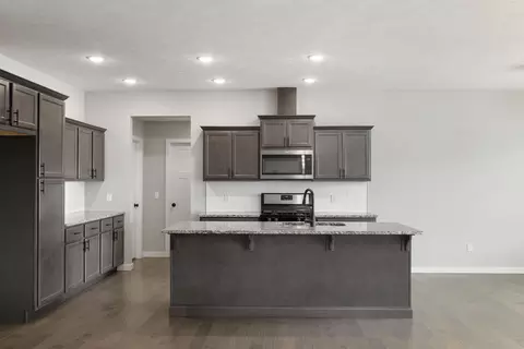 Kitchen - 753 E Penzance Cir, Nixa, MO 65714 photo 3 of 6