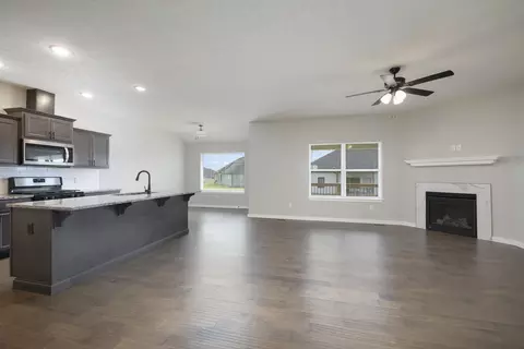 Living - 753 E Penzance Cir, Nixa, MO 65714 photo 1 of 4