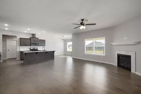 Living - 753 E Penzance Cir, Nixa, MO 65714 photo 4 of 4