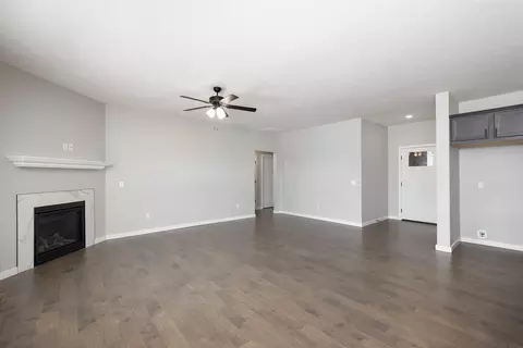 Living - 753 E Penzance Cir, Nixa, MO 65714 photo 3 of 4