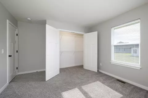 Bedroom - 753 E Penzance Cir, Nixa, MO 65714 photo 3 of 9