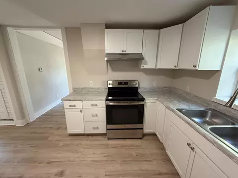 Kitchen - 530 N Franklin Ave, Springfield, MO 65802 photo 3 of 3