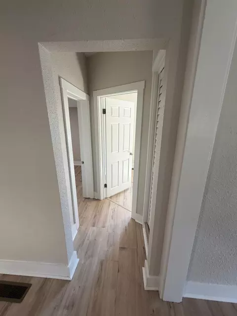 Entry Way - 530 N Franklin Ave, Springfield, MO 65802 photo 2 of 2