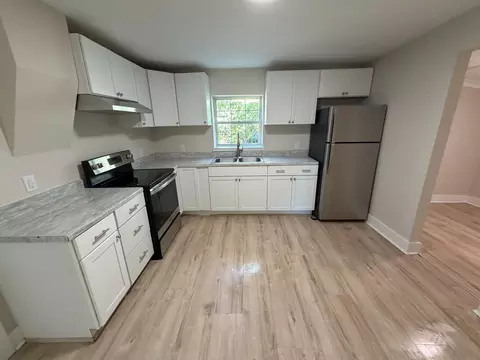 Kitchen - 530 N Franklin Ave, Springfield, MO 65802 photo 2 of 3