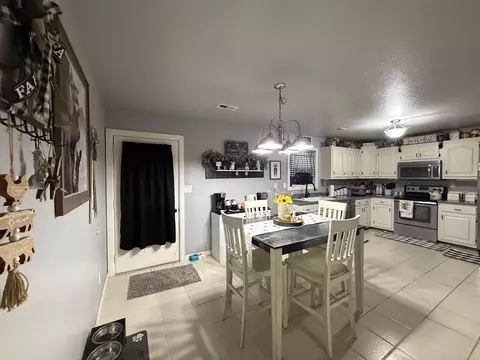 Kitchen - 903 N Alberta St, Buffalo, MO 65622 photo 2 of 3