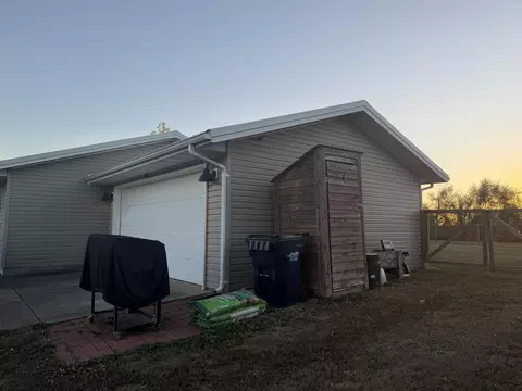 Exterior - 903 N Alberta St, Buffalo, MO 65622 photo 5 of 9