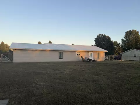 Exterior - 903 N Alberta St, Buffalo, MO 65622 photo 6 of 9