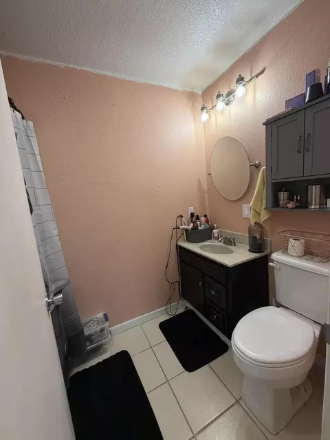Bath - 903 N Alberta St, Buffalo, MO 65622 photo 1 of 4
