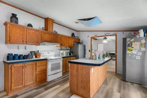 Kitchen - 232 Steven Ln, Reeds Spring, MO 65737 photo 2 of 3