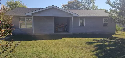 1934 Meadow Dr, West Plains, MO 65775