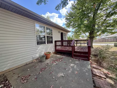 Exterior - 425 S Canton Ave, Springfield, MO 65802 photo 3 of 8