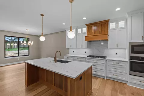 Kitchen - 5786 S Brightwater Trl, Springfield, MO 65810 photo 2 of 3