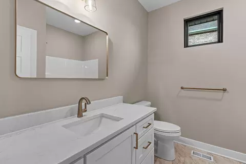 Bath - 5786 S Brightwater Trl, Springfield, MO 65810 photo 1 of 5