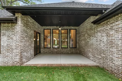 Exterior - 5786 S Brightwater Trl, Springfield, MO 65810 photo 6 of 9