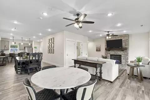 Dining - 107 Chateau Mountain Ln, Branson, MO 65616 photo 1 of 2