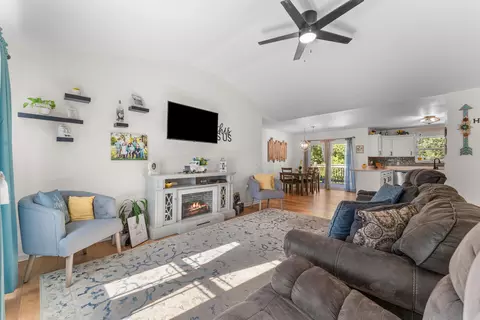 Living - 525 Emory Creek Blvd, Branson, MO 65616 photo 1 of 3