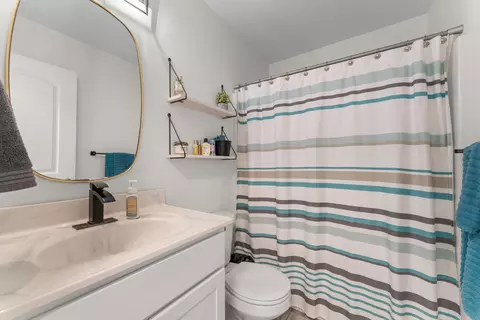 Bath - 525 Emory Creek Blvd, Branson, MO 65616 photo 2 of 3