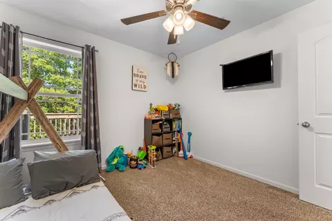 Bedroom - 525 Emory Creek Blvd, Branson, MO 65616 photo 4 of 10
