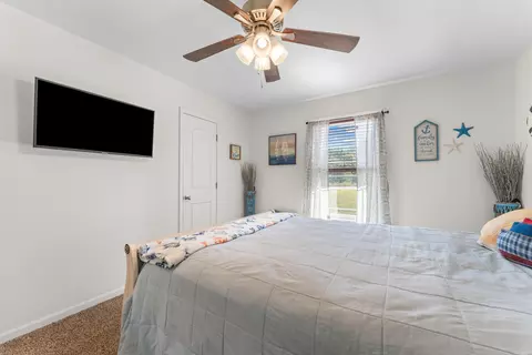 Bedroom - 525 Emory Creek Blvd, Branson, MO 65616 photo 6 of 10