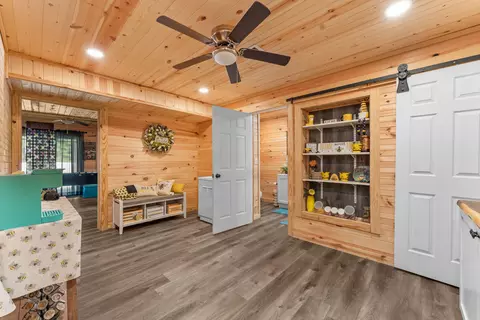 Entry Way - 525 Emory Creek Blvd, Branson, MO 65616 photo 2 of 3