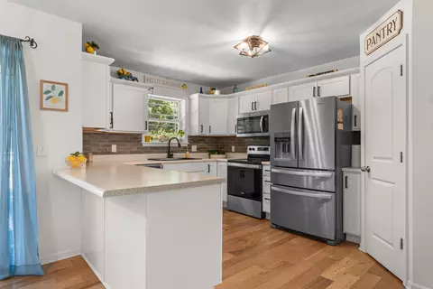 Kitchen - 525 Emory Creek Blvd, Branson, MO 65616 photo 1 of 3