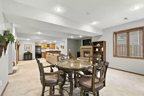 Dining - 2113 S Pin Oak Dr, Springfield, MO 65809 photo 3 of 3