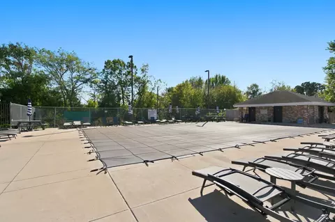 Exterior - 2113 S Pin Oak Dr, Springfield, MO 65809 photo 10 of 14