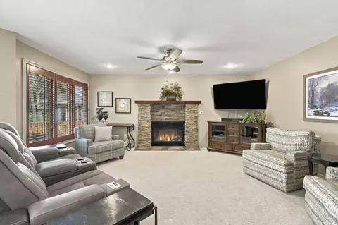 Living - 2113 S Pin Oak Dr, Springfield, MO 65809 photo 3 of 5