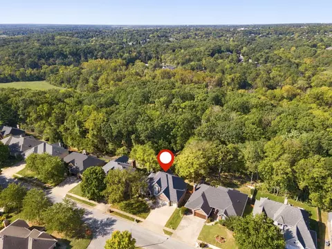 View/Area - 2113 S Pin Oak Dr, Springfield, MO 65809 photo 2 of 10