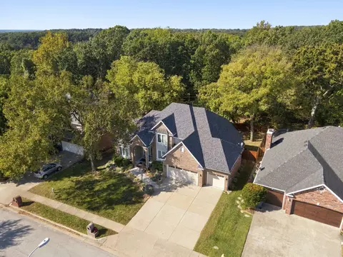 View/Area - 2113 S Pin Oak Dr, Springfield, MO 65809 photo 1 of 10