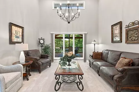 Living - 2113 S Pin Oak Dr, Springfield, MO 65809 photo 2 of 5