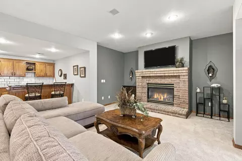 Living - 2113 S Pin Oak Dr, Springfield, MO 65809 photo 5 of 5