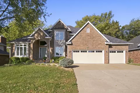 Exterior - 2113 S Pin Oak Dr, Springfield, MO 65809 photo 13 of 14