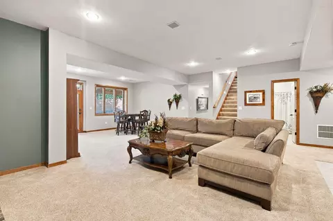 Living - 2113 S Pin Oak Dr, Springfield, MO 65809 photo 4 of 5