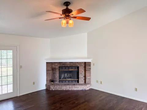 Living - 3651 S Meadowlark Ave, Springfield, MO 65807 photo 2 of 4