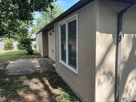 Exterior - 3651 S Meadowlark Ave, Springfield, MO 65807 photo 5 of 6