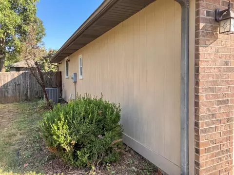 Exterior - 3651 S Meadowlark Ave, Springfield, MO 65807 photo 6 of 6