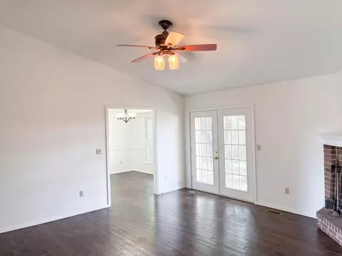 Living - 3651 S Meadowlark Ave, Springfield, MO 65807 photo 4 of 4