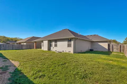 Exterior - 324 E Lombardy Dr, Republic, MO 65738 photo 7 of 8