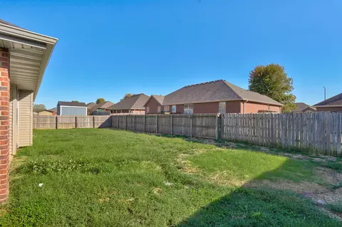 Exterior - 324 E Lombardy Dr, Republic, MO 65738 photo 5 of 8