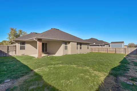 Exterior - 324 E Lombardy Dr, Republic, MO 65738 photo 6 of 8